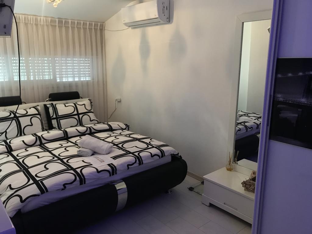 Apartament Charming Unit With Pool And Great Amenities Riszon le-Cijjon Zewnętrze zdjęcie